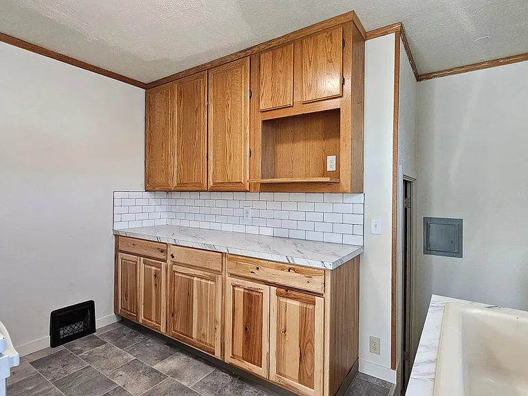 1500 Thayer Dr — Photo 12
