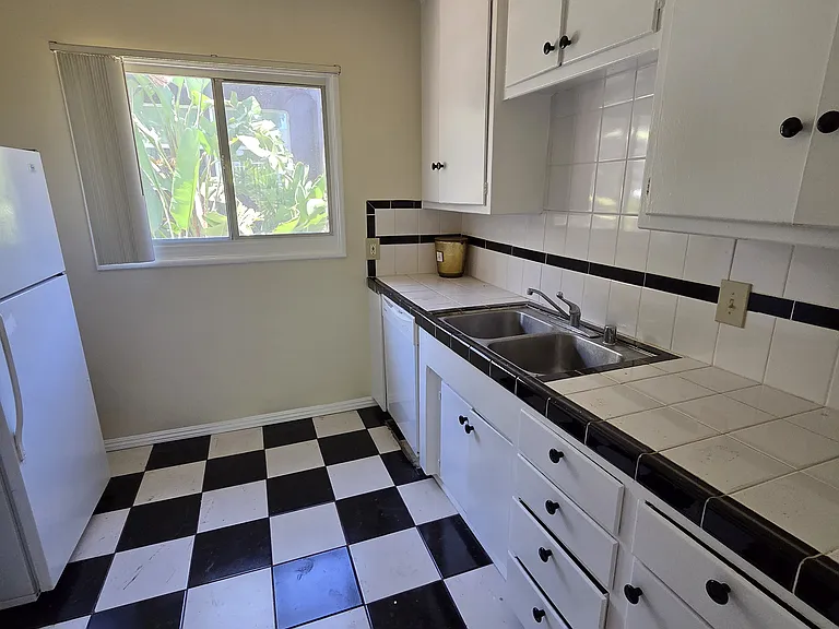 1710 Laurel Canyon Blvd #7 — Photo 8