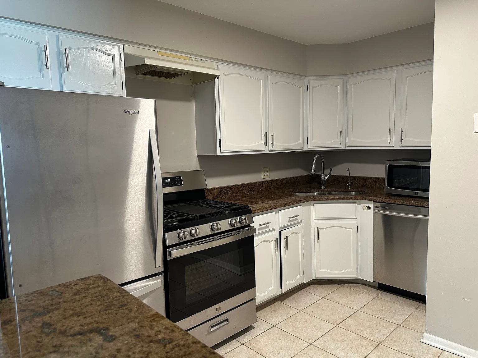 2 Parkside Ct — Photo 2