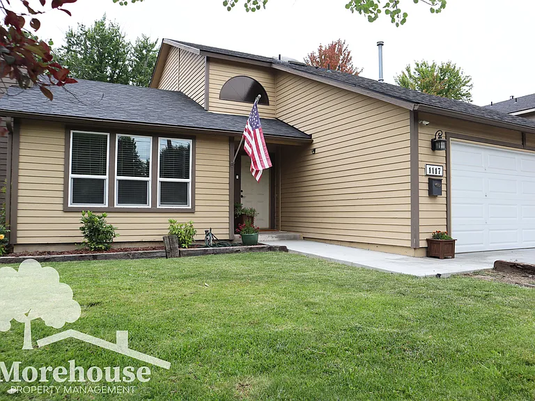 1117 S Phillippi St — Photo 2