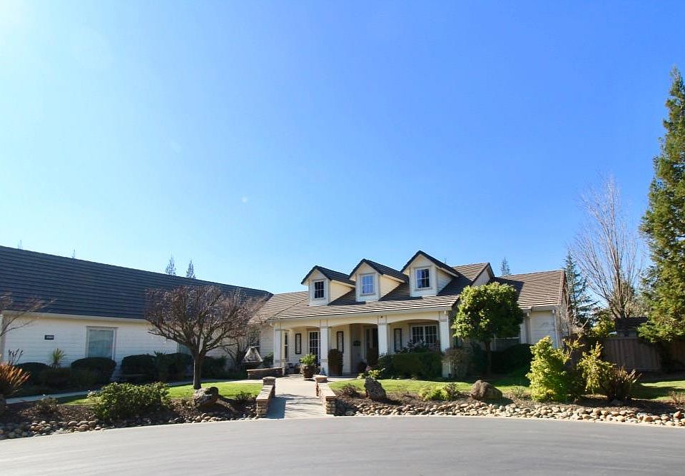 1st image of 9298 Silvercove Ln