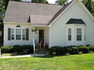 501 Indian Hill Rd, Holly Springs, NC 27540