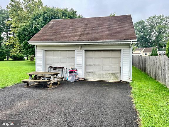 4th image of 222 Holly Hill Rd