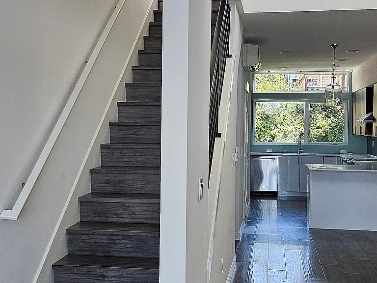 1310 Yakima Ave S — Photo 8