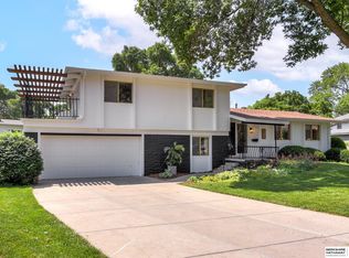 13711 Hickory Cir, Omaha, NE 68144