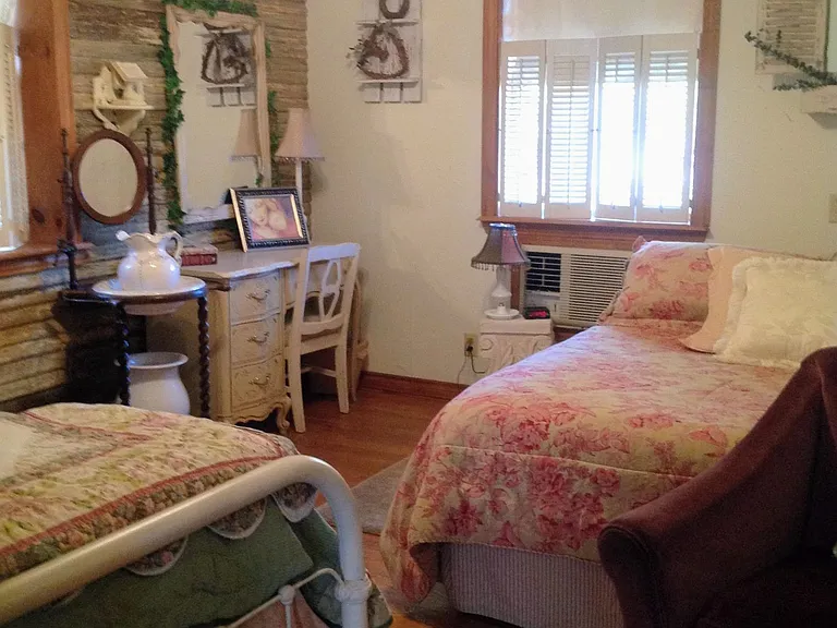 22067 FM 16 W #B — Photo 13