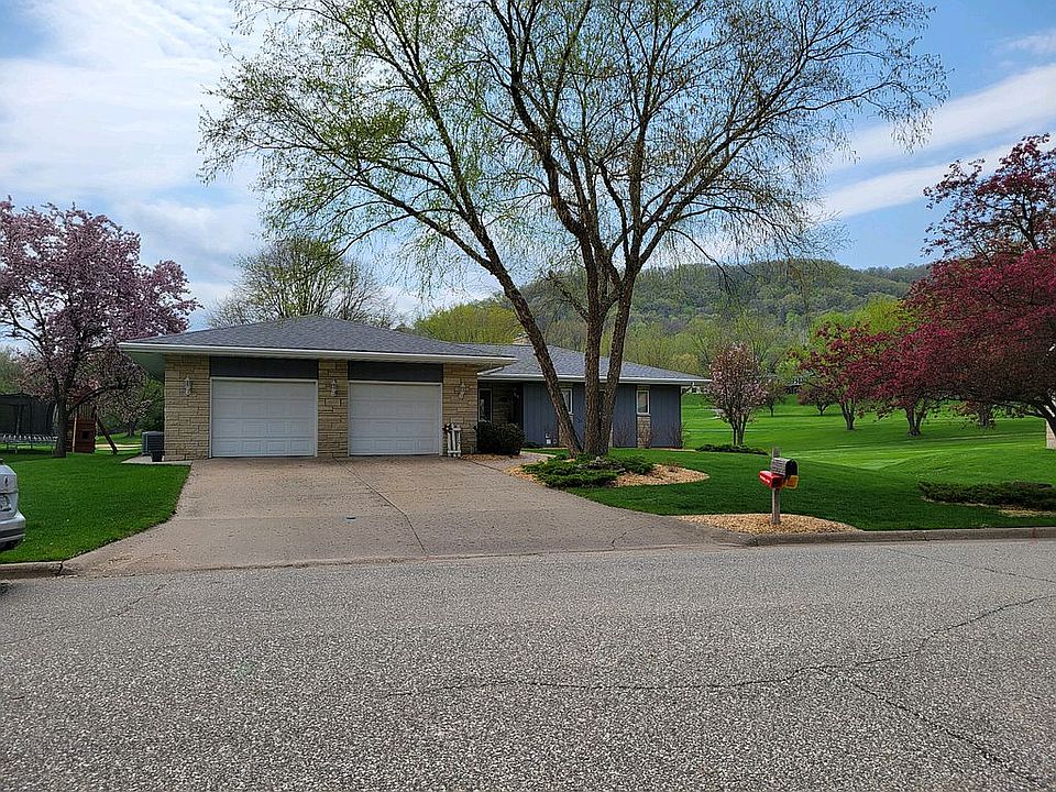 2nd image of 1665 Clubview Rd