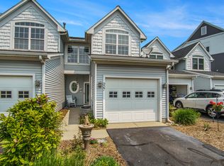 927 W Savidge St, Spring Lake, MI 49456