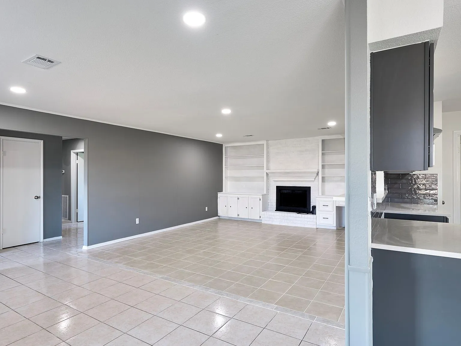 4 bed, 2.0 bath, 2012 sqft, $2,800 — Photo 4