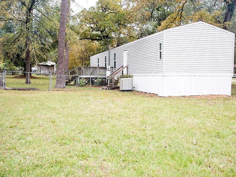 23602 Saxon Way — Photo 14