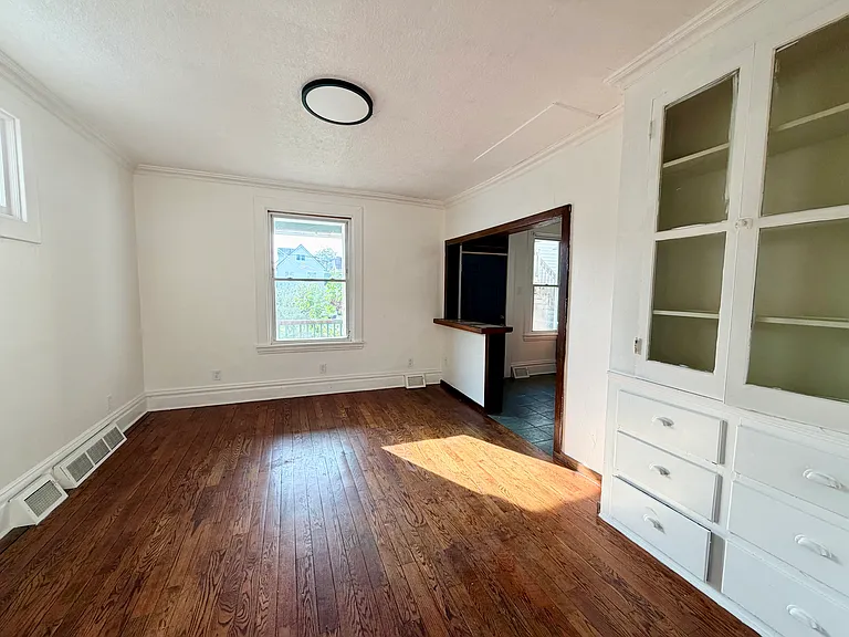 135 Hamilton Ave — Photo 3