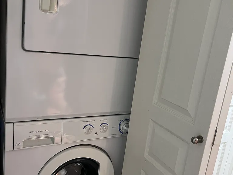 9288 University Cres #6 — Photo 8