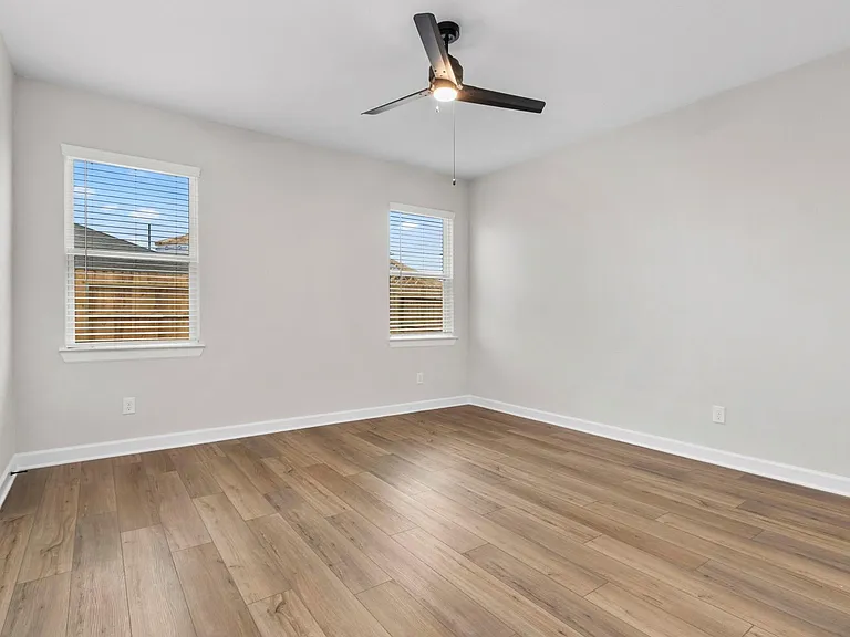 1026 Whispering Winds Dr — Photo 9