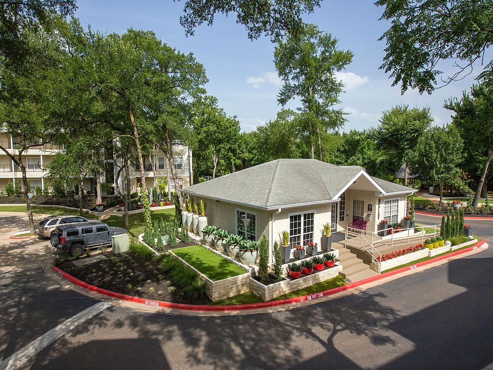 Leasing Office