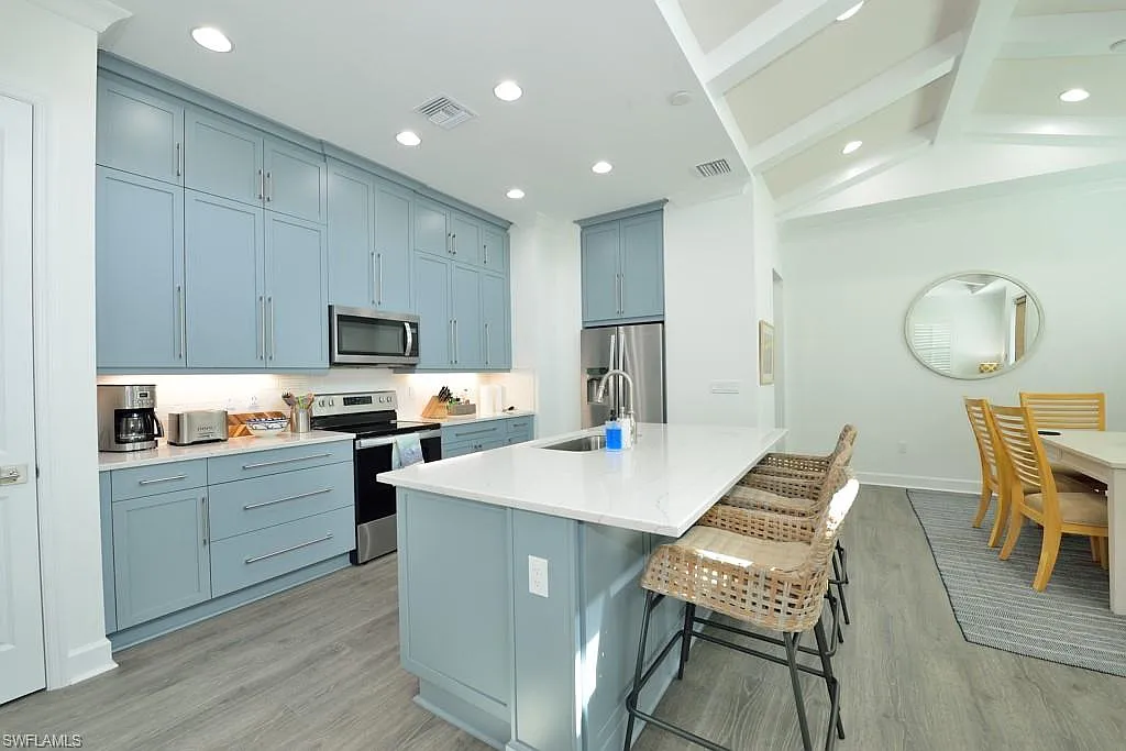 2 bed, 2.0 bath, 1476 sqft, $6,500 — Photo 1