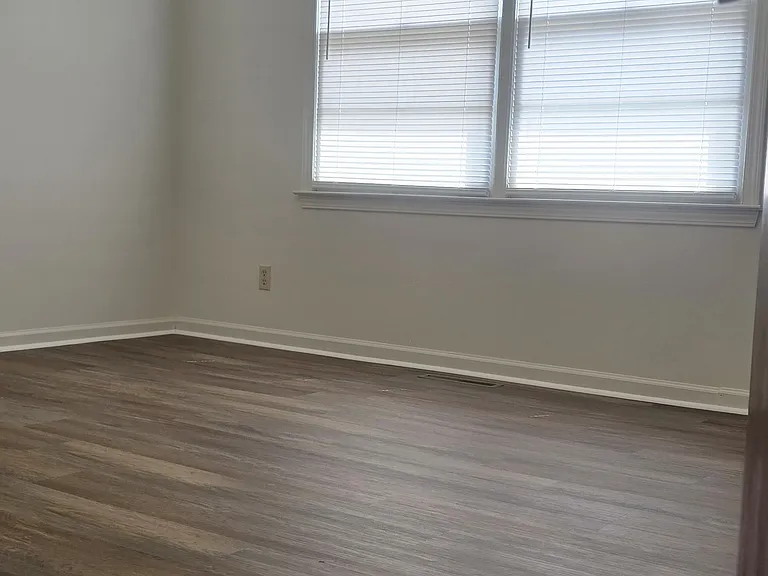 112 Meade St — Photo 13