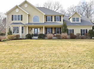 10 Squirrel Ln, East Greenwich, RI 02818