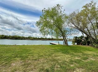2726 Avenue D, San Leon, TX 77539
