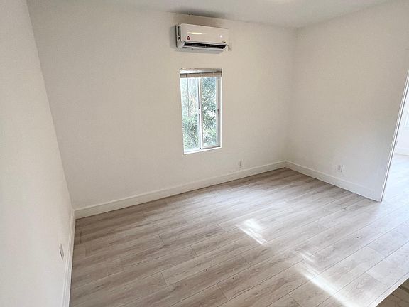 5th image of 302 Patton St #1/2