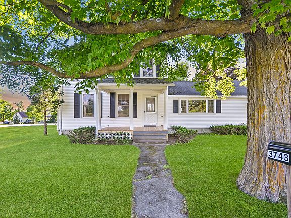 2nd image of 3743 Dawes Ave