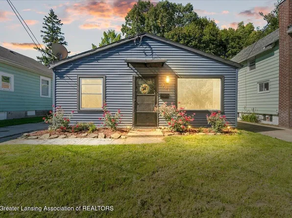 901 Clayton St, Lansing, MI 48915