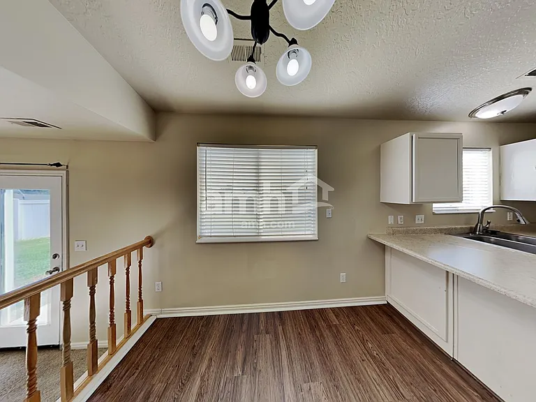 272 S 590 W — Photo 5