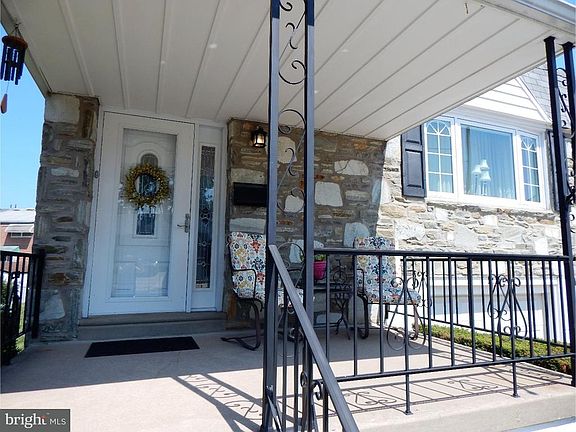 3rd image of 11944 Glenfield St