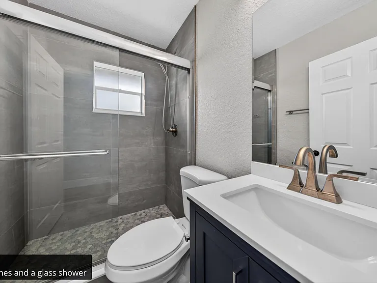 351 NW 8th Ave — Photo 3