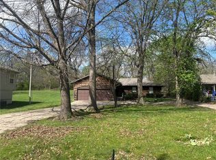 7926 Ditzler Ave, Raytown, MO 64138