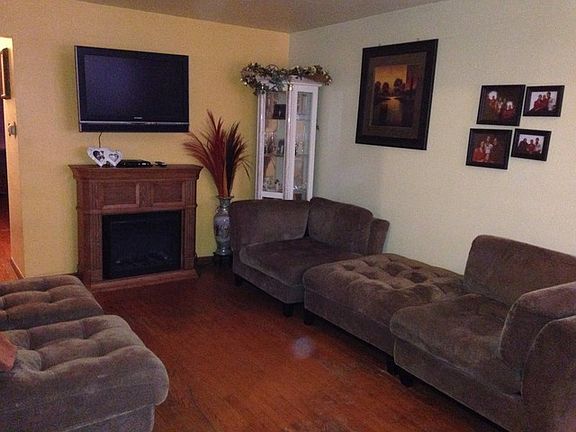 2nd image of 2129 N Moody Ave