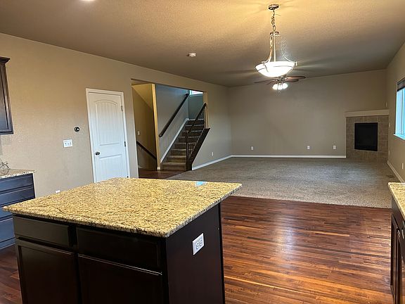 Kitchen/dining room/living room