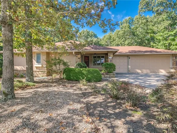 4 Huskins Pl, Bella Vista, AR 72715