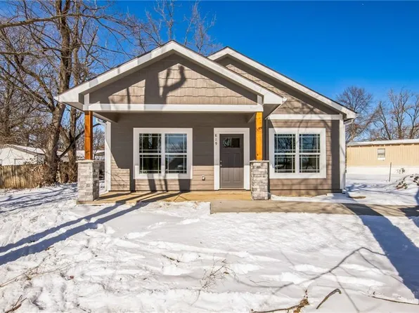 819 E 8th St, Ottawa, KS 66067
