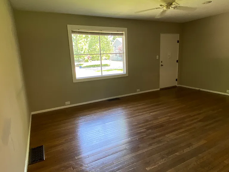 1821 Summit Dr — Photo 8