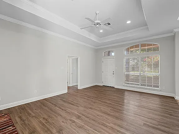 705 Lister Dr — Photo 12