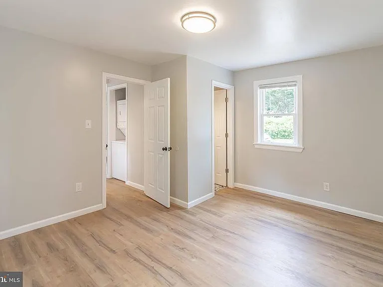 1816 Maple Ln — Photo 6