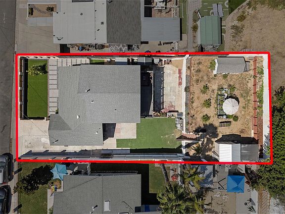 2nd image of 3429 Glade St