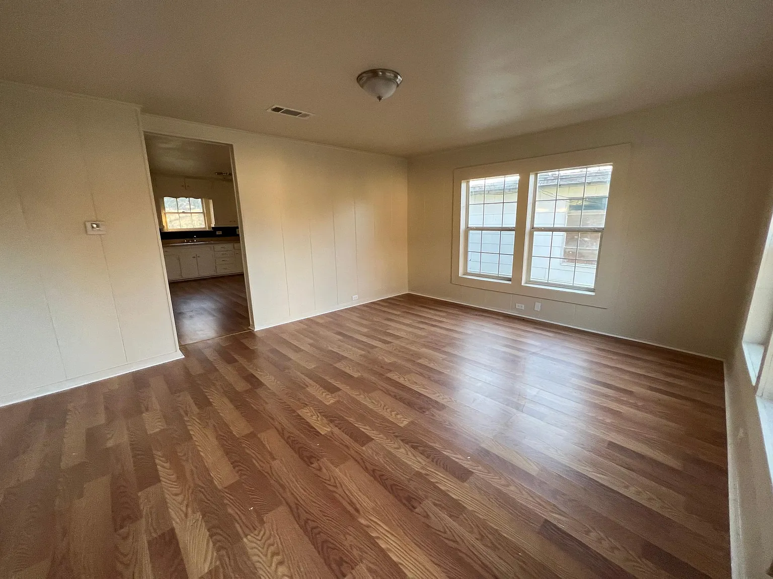 2022 E Polk St — Photo 2