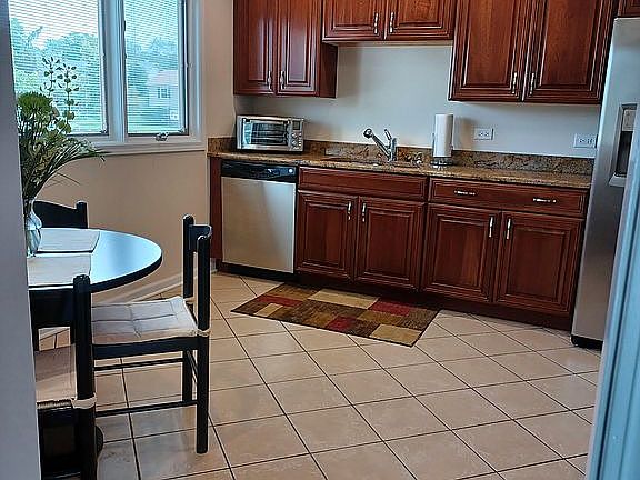 5th image of 1105 Hermitage Ln