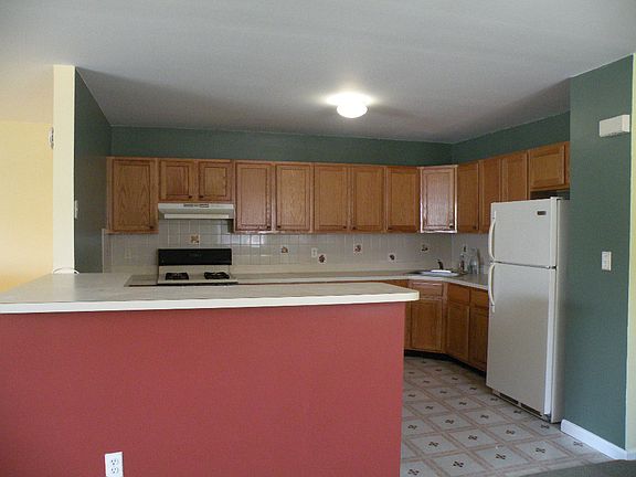 3rd image of 175 Beach 97th St #2