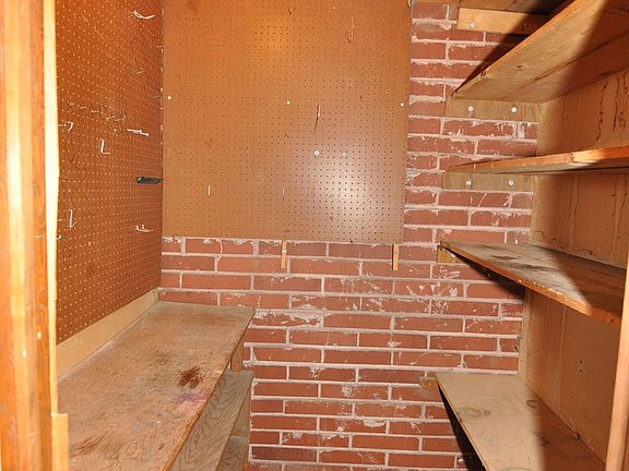 5th image of 4019 W Deschutes Ave