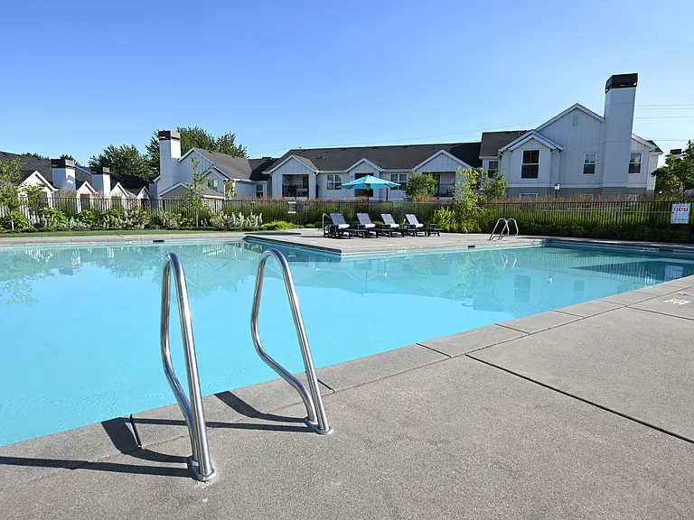 Emerald Place Apartments — Photo 27