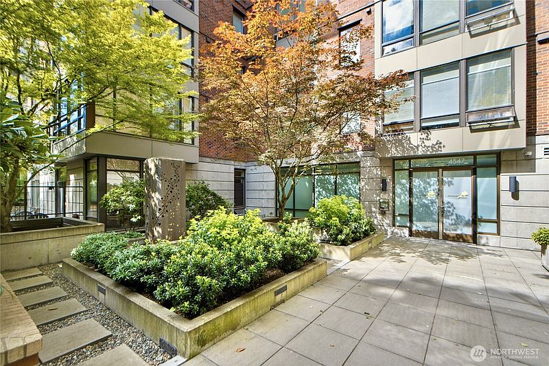 3rd image of 4547 8th Avenue NE #311