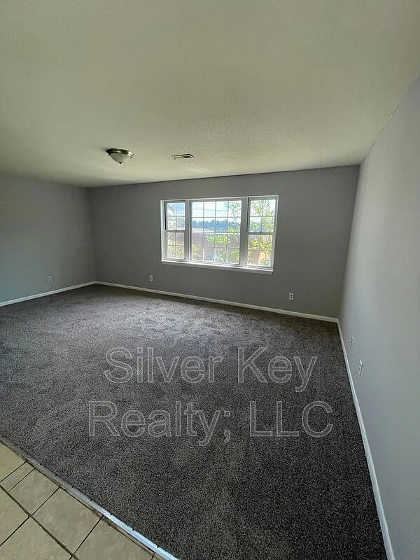 2 bed, 1.0 bath, $850 — Photo 3