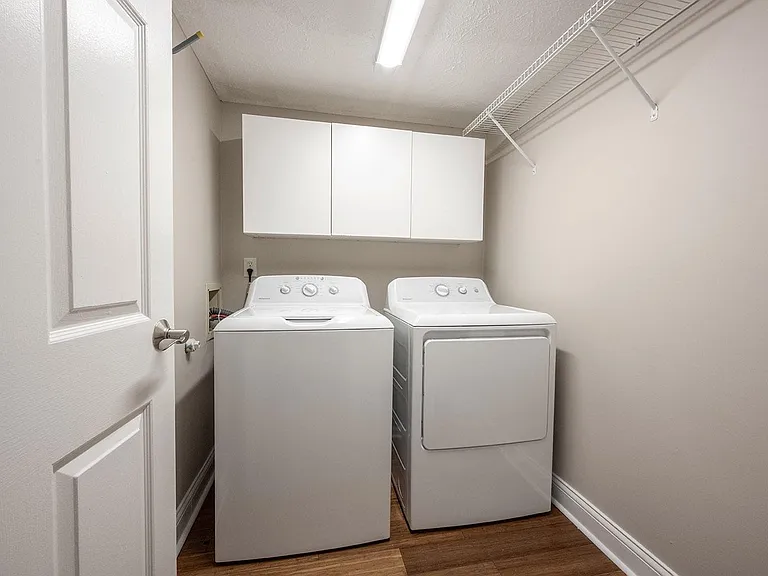 11704 Cameron Dr — Photo 14