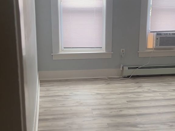 4th image of 11 Bay St #4