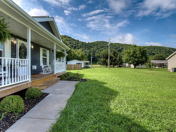 4th image of 315 Riverwood Cir