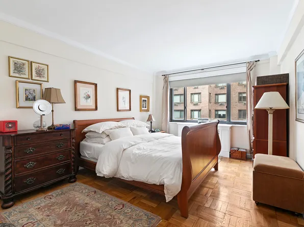 425 East 63rd Street E7H image 3 of 9