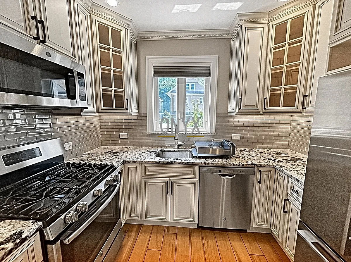 Building Photo - 78-68 84th St #2
