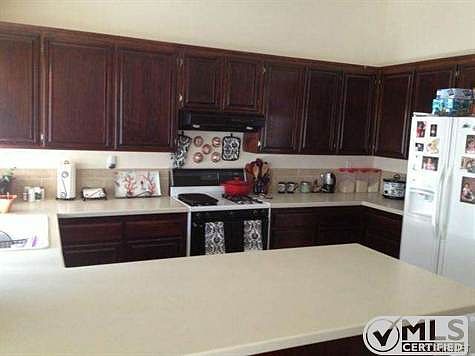 4th image of 45553 Fairbanks Ave